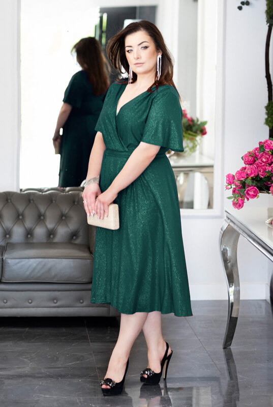 Brokatowa Sukienka za kolano Estera Midi Plus Size - Zielona Elegancja i Komfort na Każdą Okazję