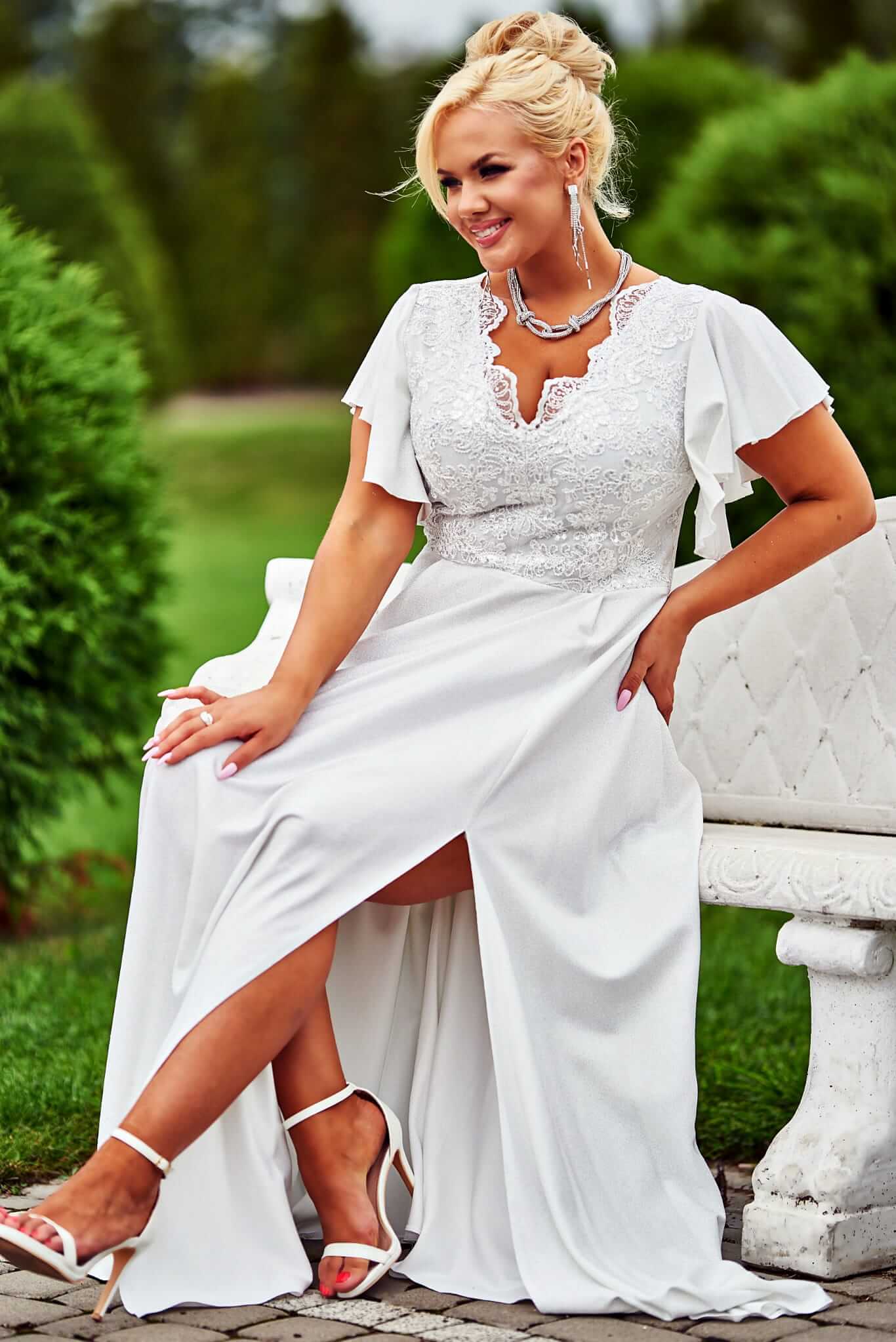 Brokatowa długa suknia ślubna z koronką i rękawem motylek - Charlotte 461a - ecru 1